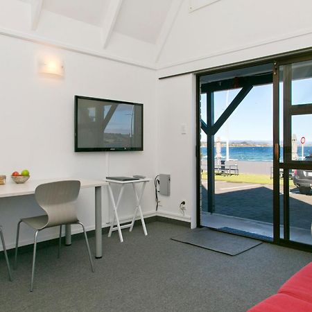 Gables Lakefront Resort Taupo Exterior photo