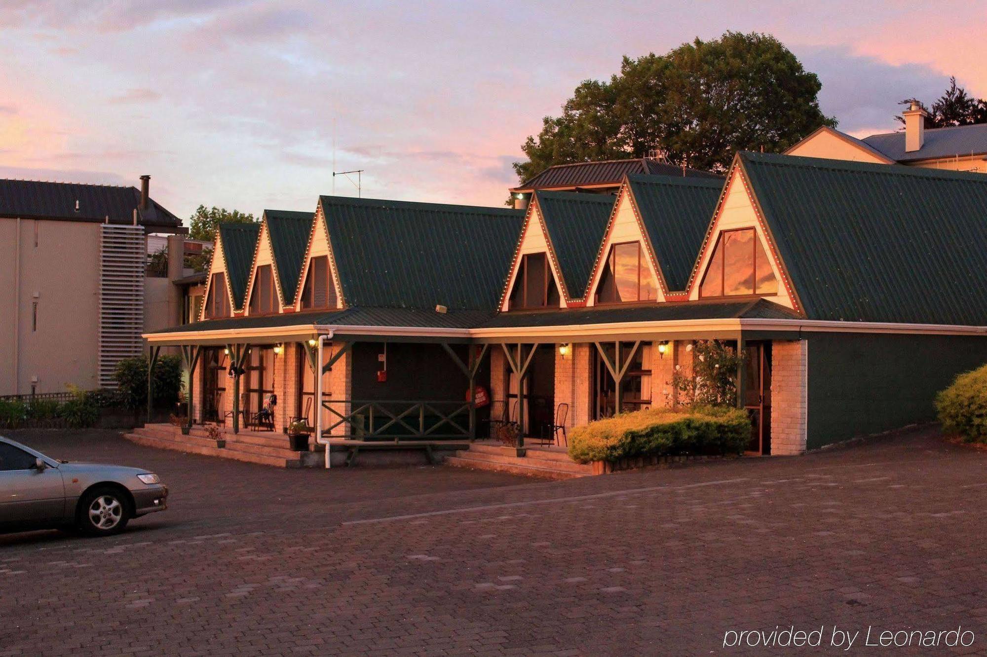 Gables Lakefront Resort Taupo Exterior photo