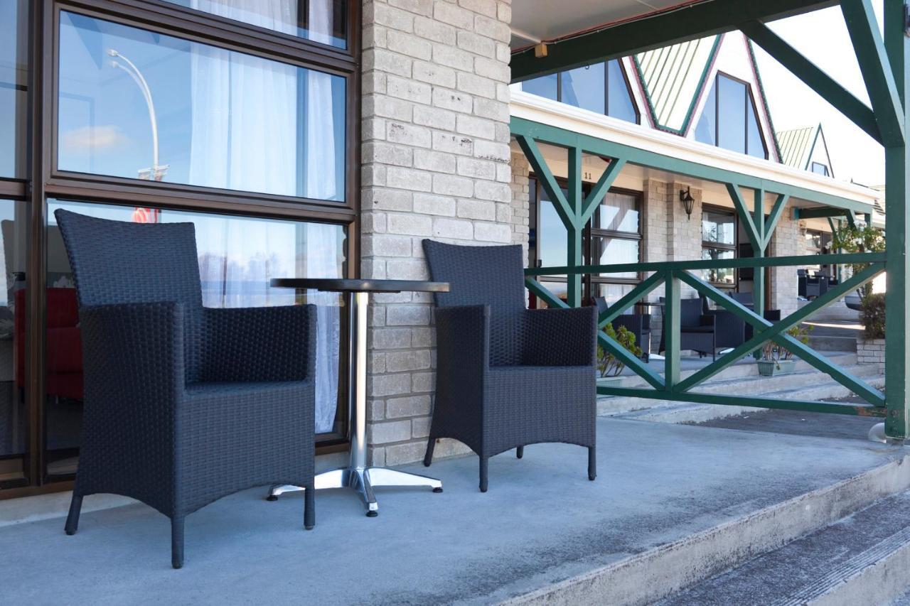 Gables Lakefront Resort Taupo Exterior photo
